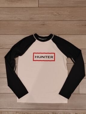 Hunter Kids White and Black Long-Sleeve Rashguard with Red Logo